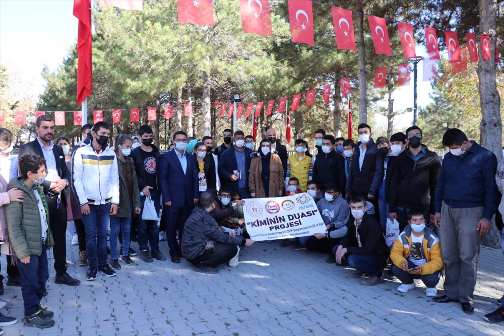 Özel öğrenciler şehit Ömer Halisdemir'in kabrini ziyaret etti