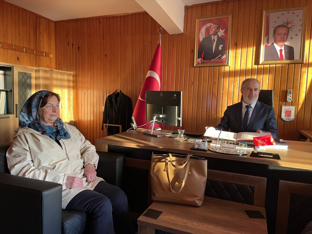 Hazreti Muhammed'in hayatından etkilenen 80 yaşındaki Bulgar kadın Müslüman oldu