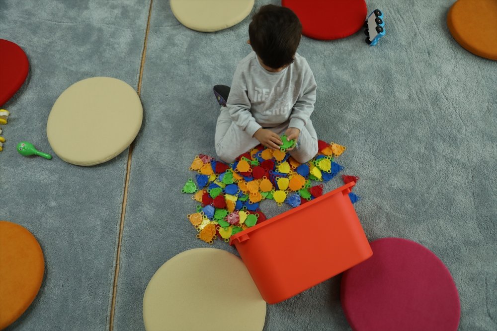 Bu kütüphanede çocuklar keyifli ve verimli zaman geçiriyor