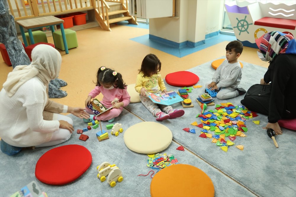 Bu kütüphanede çocuklar keyifli ve verimli zaman geçiriyor