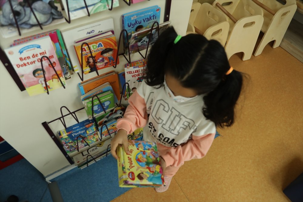 Bu kütüphanede çocuklar keyifli ve verimli zaman geçiriyor