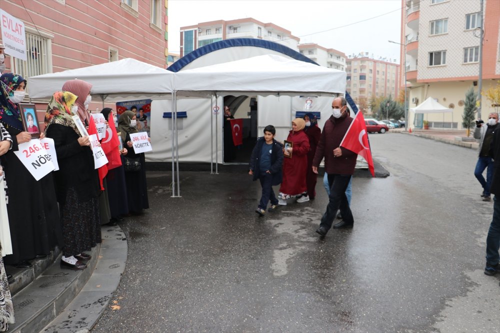 Diyarbakır annelerinin oturma eylemine bir aile daha katıldı