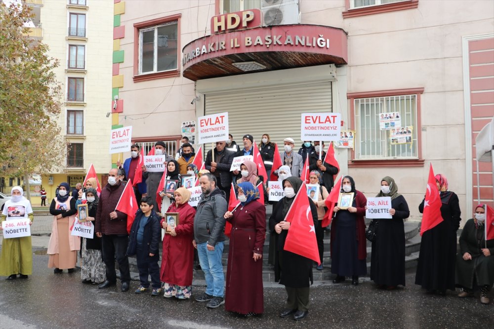 Diyarbakır annelerinin oturma eylemine bir aile daha katıldı