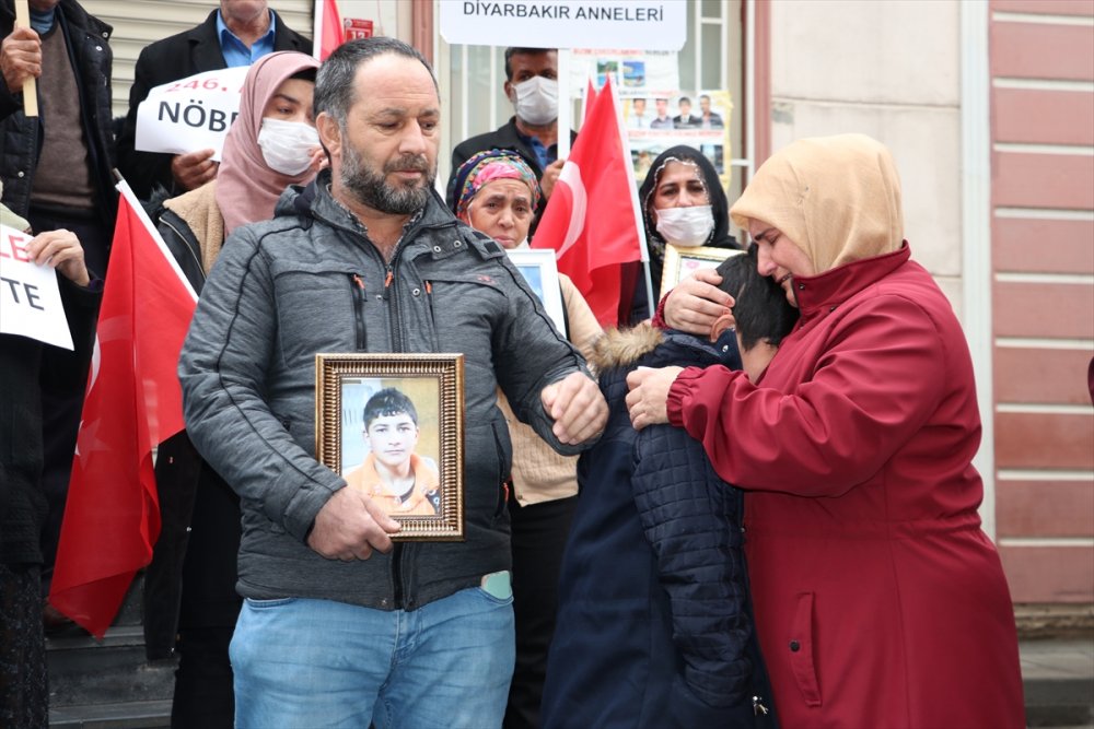 Diyarbakır annelerinin oturma eylemine bir aile daha katıldı