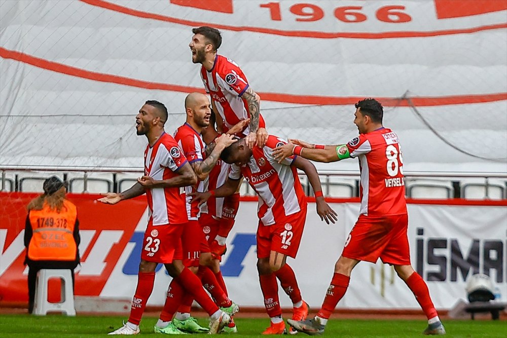 Derbiyi Antalyaspor Kazandı 3-0