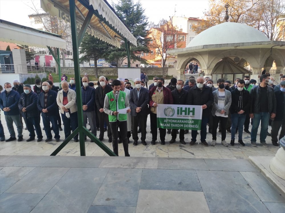 Genç İHH gönüllüleri için Afyonkarahisar'da gıyabi cenaze namazı kılındı