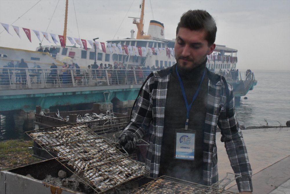 Ordu'da festivalde vatandaşlara 5 ton ızgara hamsi ikram edildi