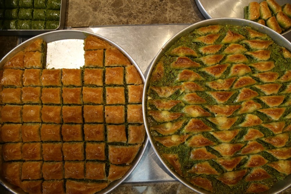 Gaziantepli baklavacılar gelenekselcilikten vazgeçmiyor