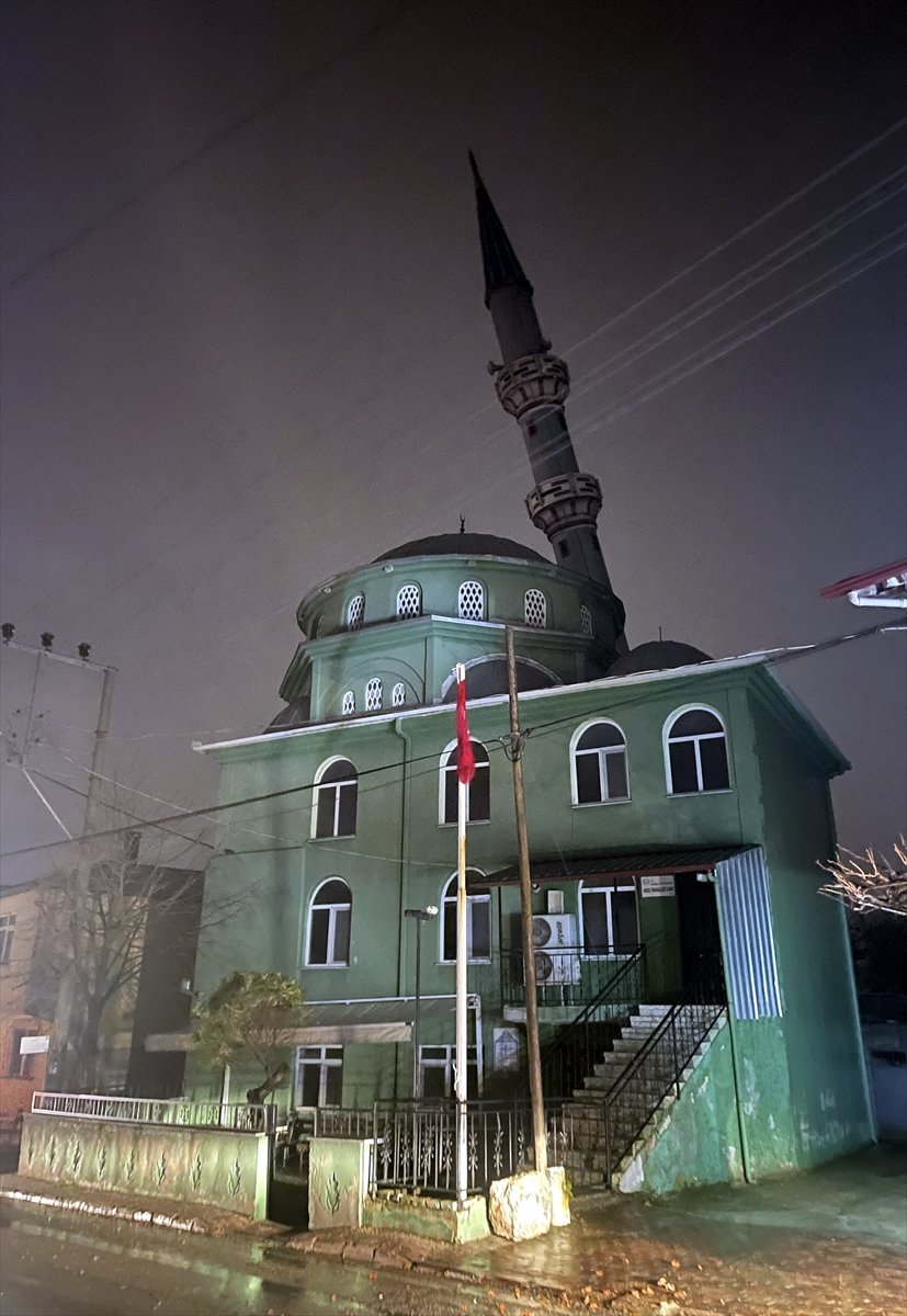 Kocaeli'de fırtına nedeniyle iki caminin minaresi zarar gördü