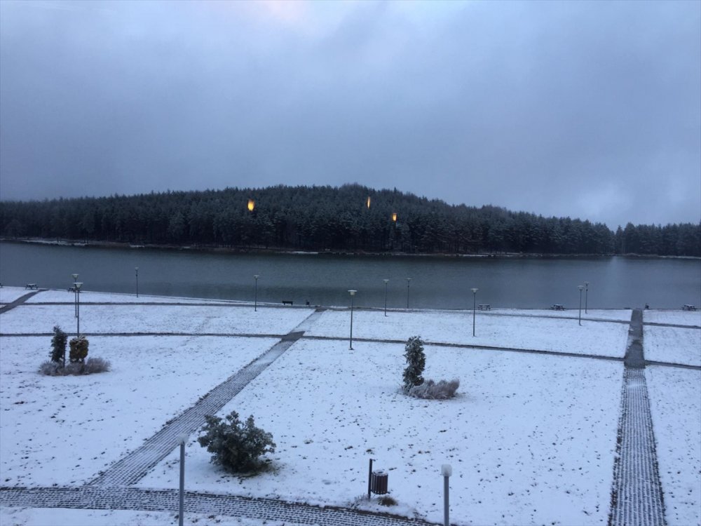 Düzce, Karabük ve Sakarya'da yüksek kesimler beyaza büründü