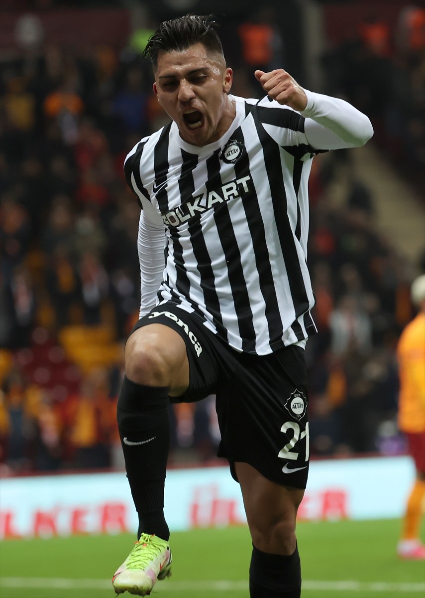 G.Saray Altay karşısında galibiyeti koruyamadı