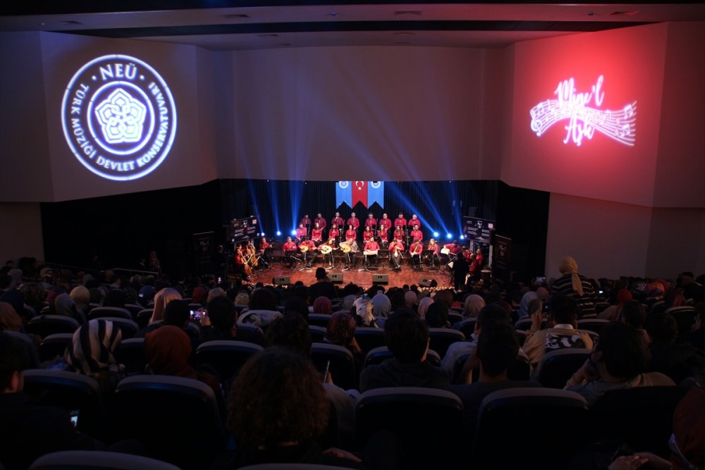 Konya'da Mevlana'nın vefatının 748. yıl dönümü dolayısıyla konser verildi