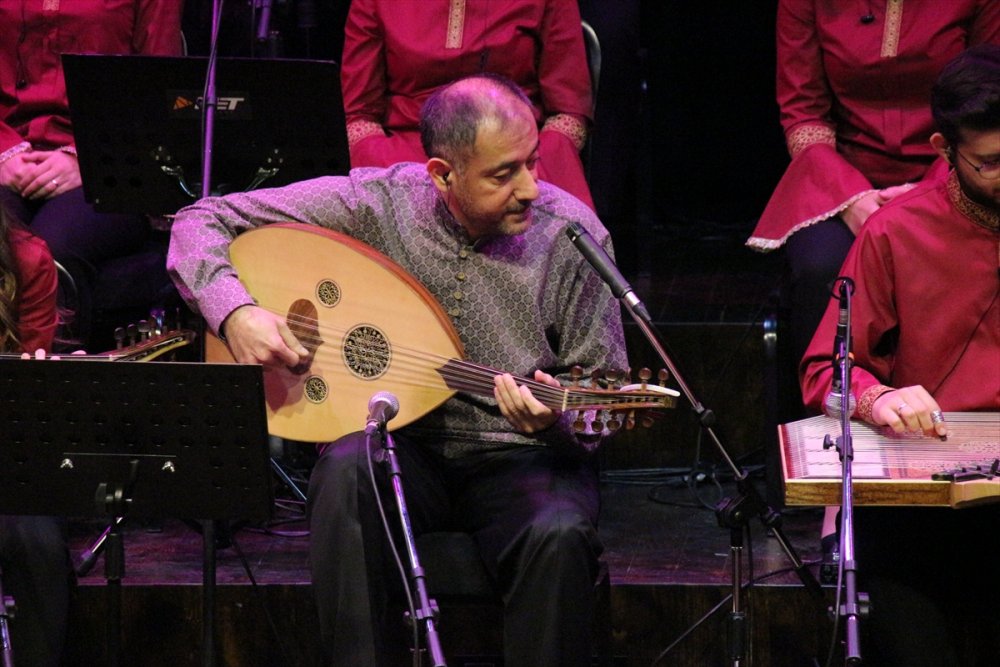 Konya'da Mevlana'nın vefatının 748. yıl dönümü dolayısıyla konser verildi