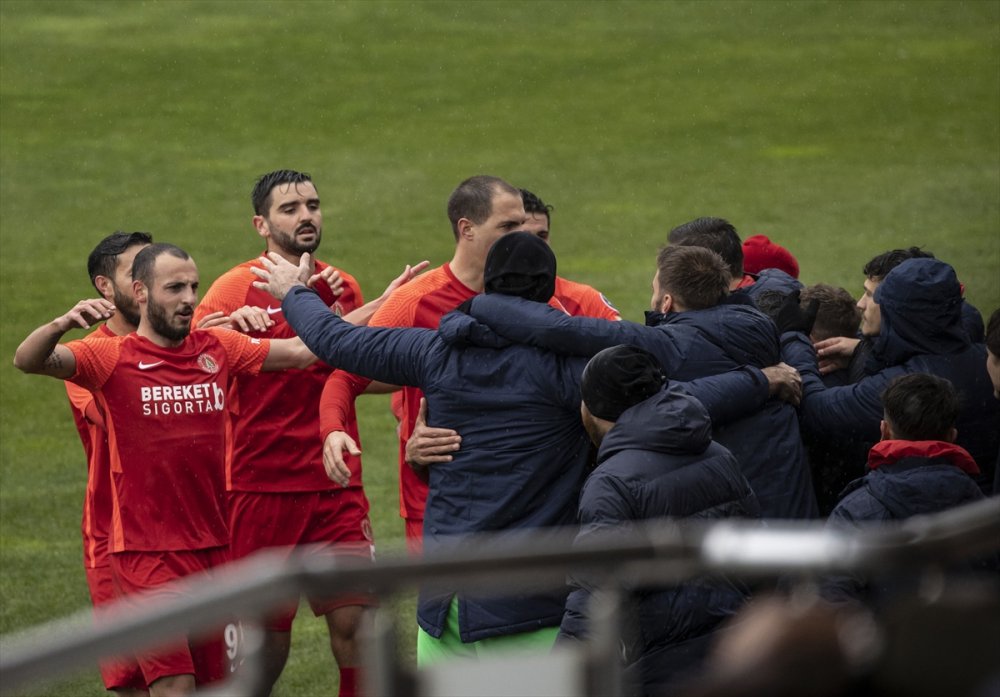 Ümraniyespor Bursaspor’a acımadı 4-1