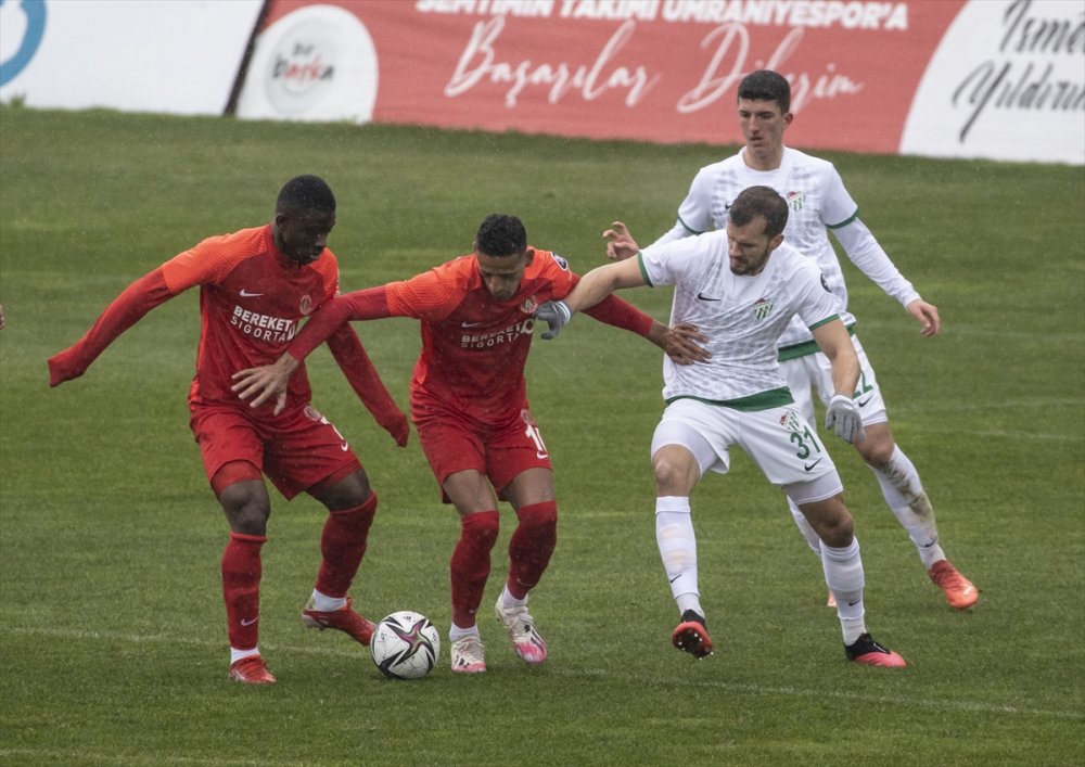 Ümraniyespor Bursaspor’a acımadı 4-1