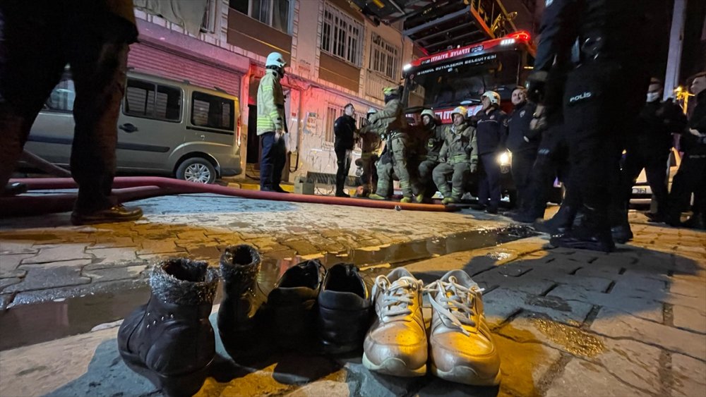 Beyoğlu’ndaki bir binada çıkan yangın söndürüldü