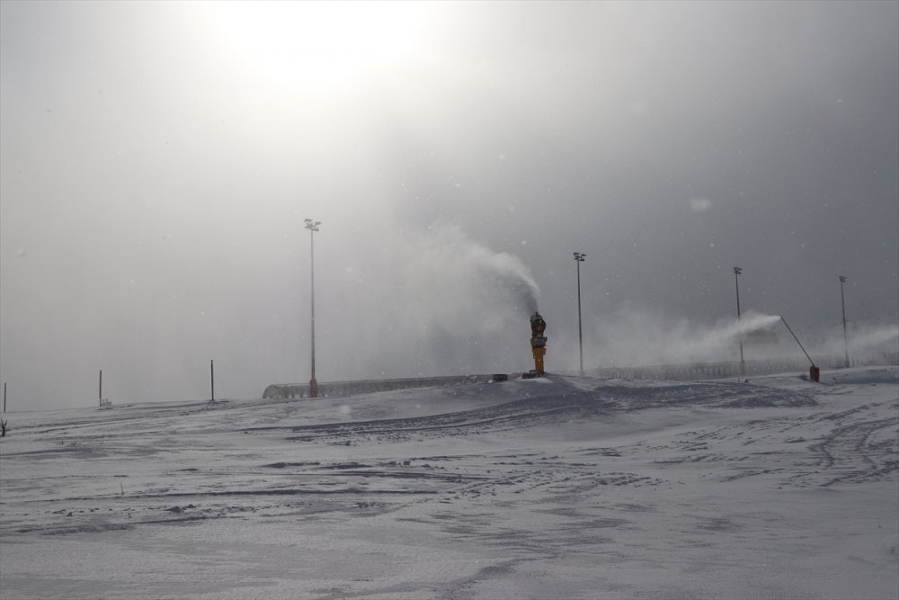 Yıldız Dağı'nda kar kalınlığı 35 santimetreye ulaştı