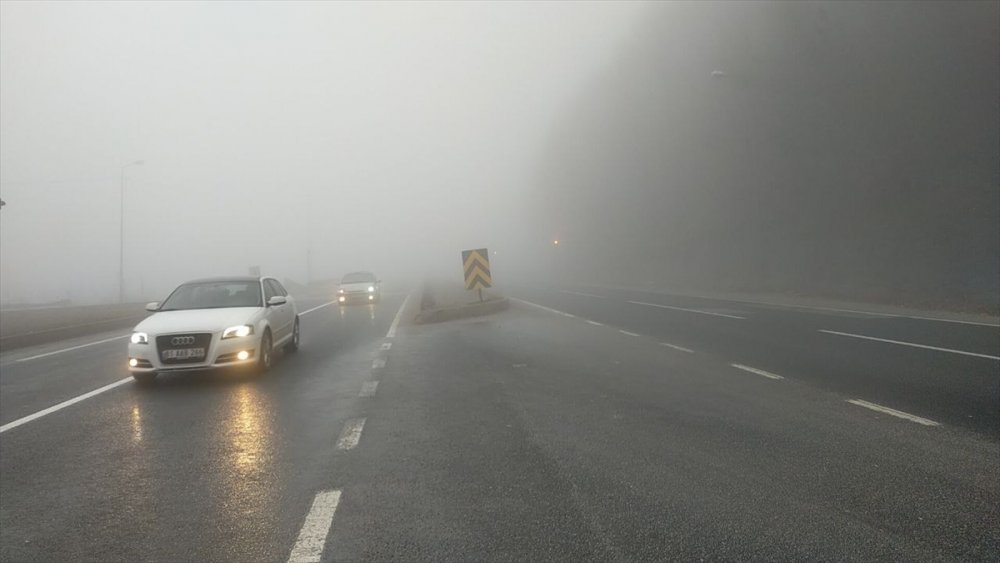 Bolu Dağ'ında sis ve sağanak etkili oluyor