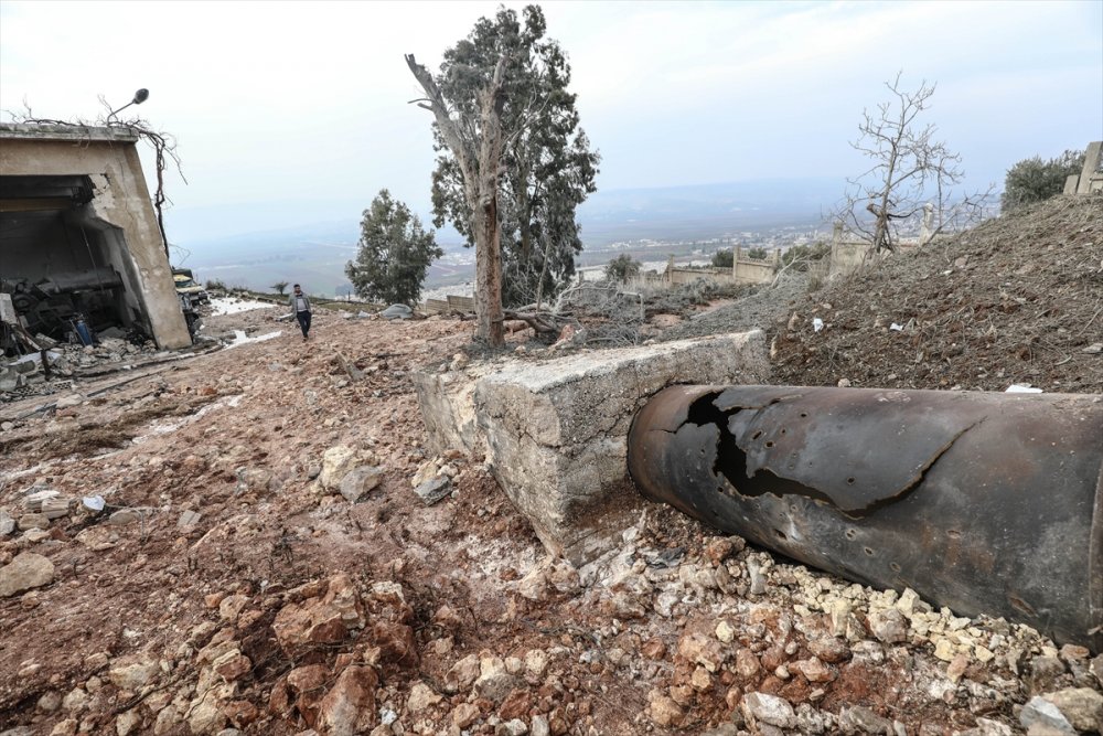 Rus savaş uçağı, İdlib'de su dağıtım istasyonunu bombaladı