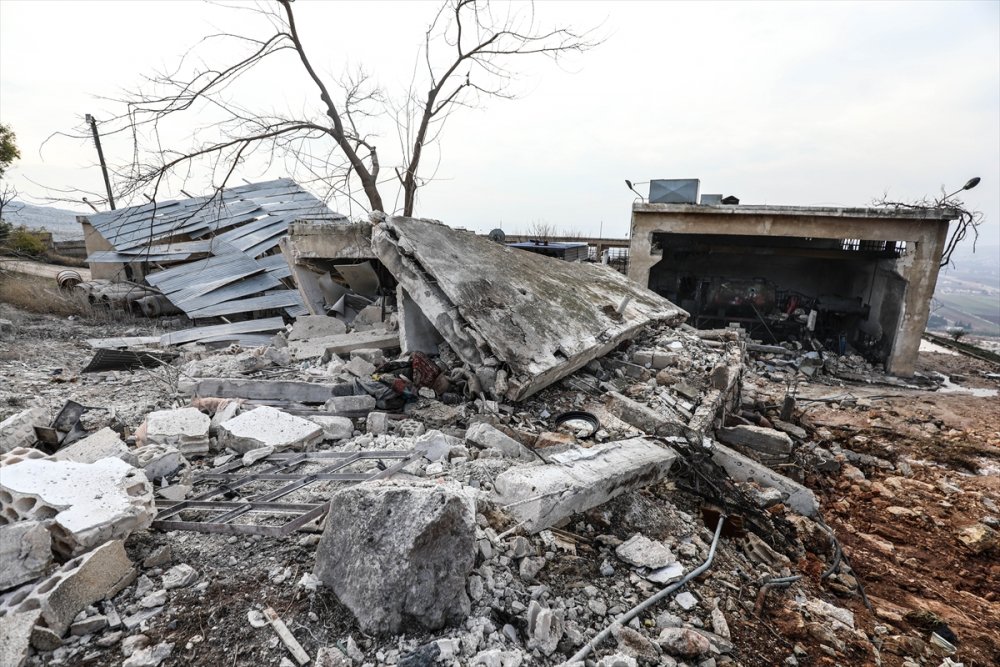 Rus savaş uçağı, İdlib'de su dağıtım istasyonunu bombaladı