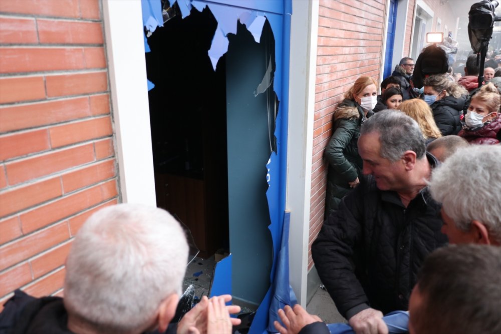 Arnavutluk'taki protestolarda gerginlik yaşandı