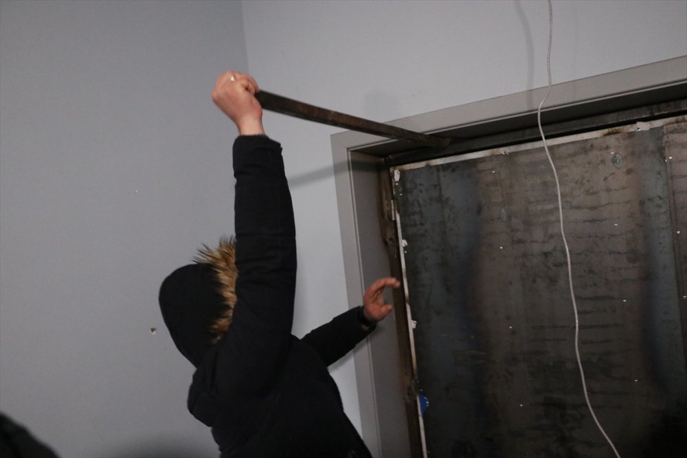 Arnavutluk'taki protestolarda gerginlik yaşandı