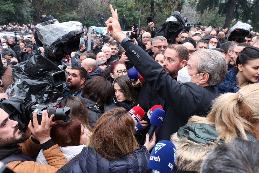 Arnavutluk'taki protestolarda gerginlik yaşandı