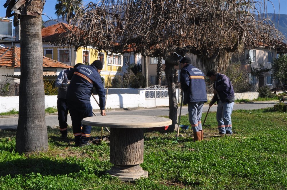 Muğla'da su taşkınından etkilenen vatandaşların yaraları sarılıyor