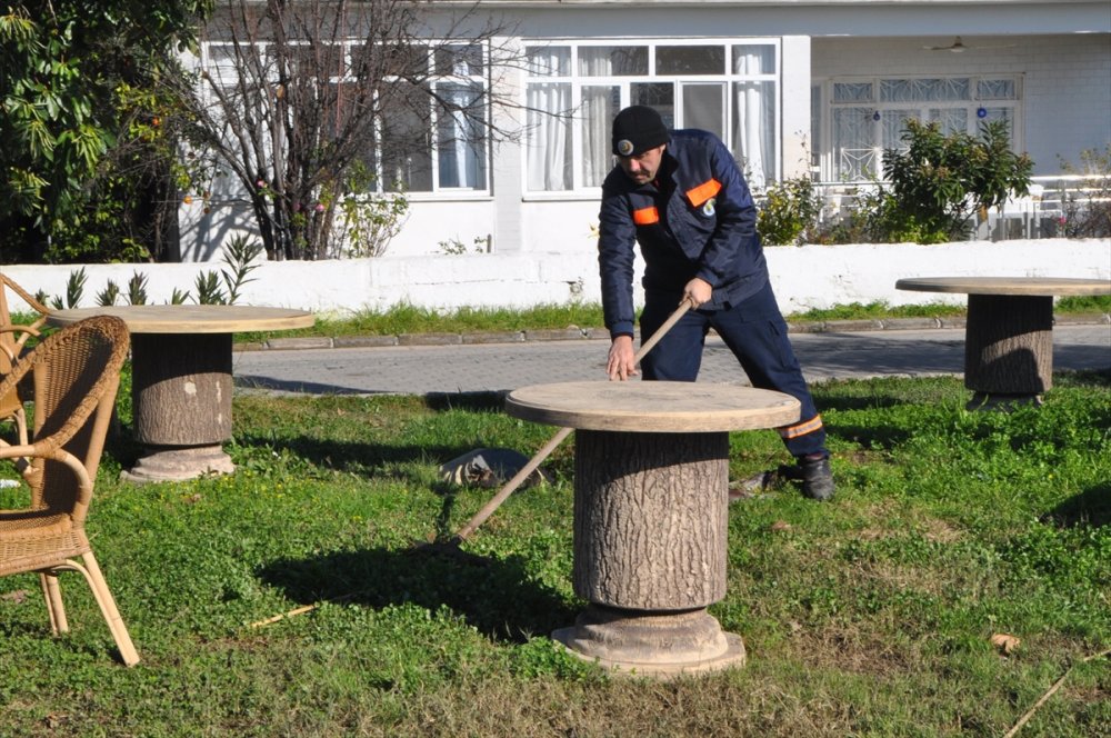 Muğla'da su taşkınından etkilenen vatandaşların yaraları sarılıyor
