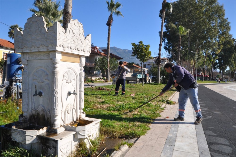 Muğla'da su taşkınından etkilenen vatandaşların yaraları sarılıyor