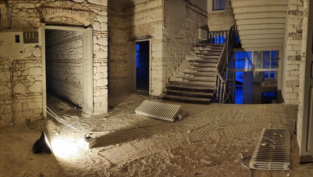 2. Abdülhamid'in yaptırdığı tarihi okul binasında restorasyon devam ediyor