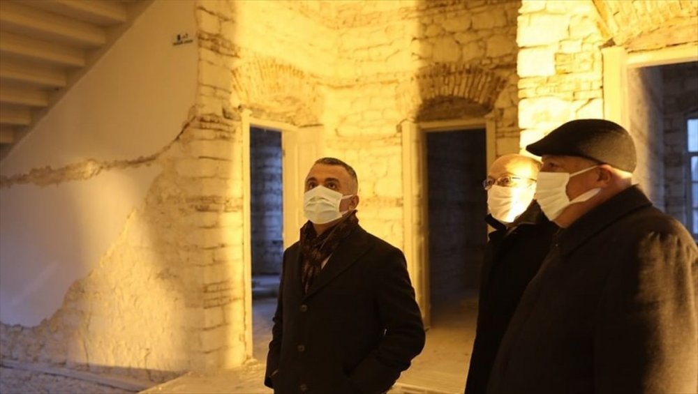 2. Abdülhamid'in yaptırdığı tarihi okul binasında restorasyon devam ediyor