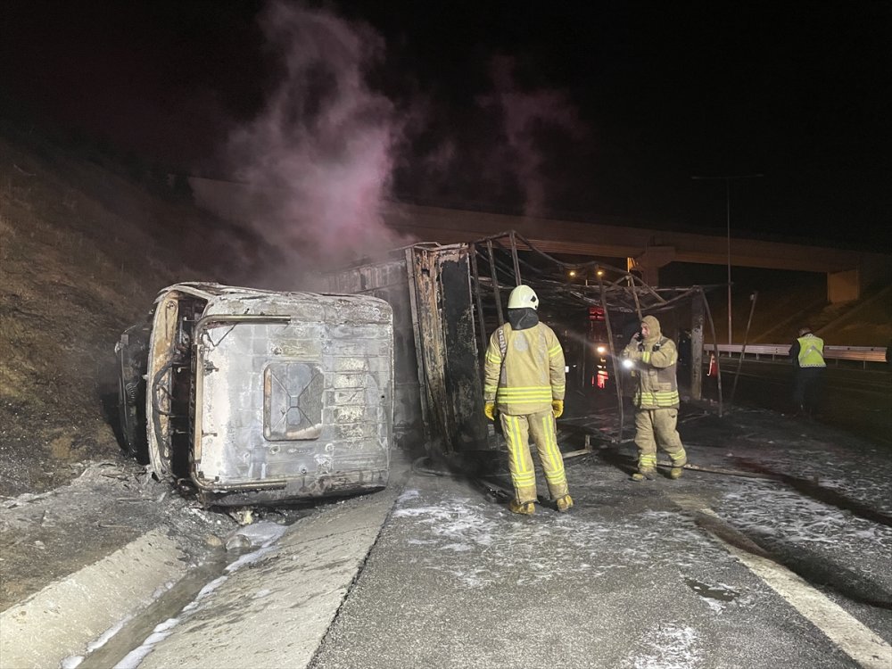 Kuzey Marmara otoyolunda alev alan kamyonun şoförü öldü