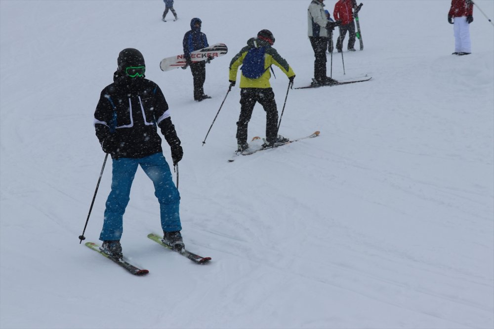 Kartalkaya'da sömestir yoğunluğu yaşanıyor