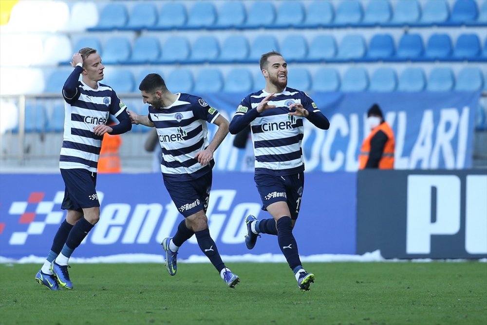 Kasımpaşa Beşte Beş Yaptı Kayseri’yi de yıktı 3-1