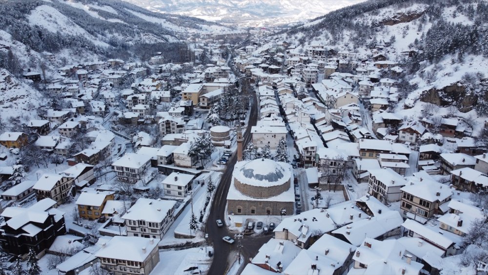 Tarihi İpek Yolundaki Mudurnu Beyaza Büründü