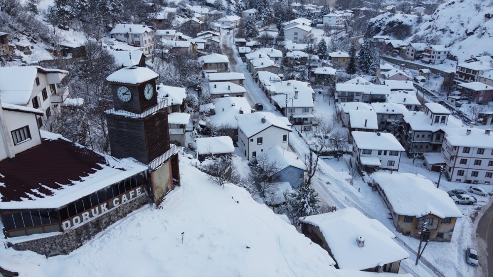 Tarihi İpek Yolundaki Mudurnu Beyaza Büründü