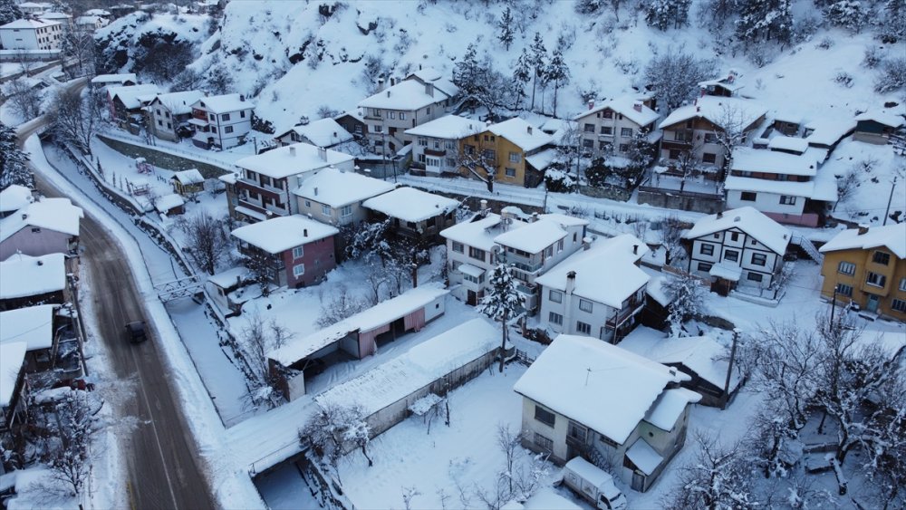 Tarihi İpek Yolundaki Mudurnu Beyaza Büründü