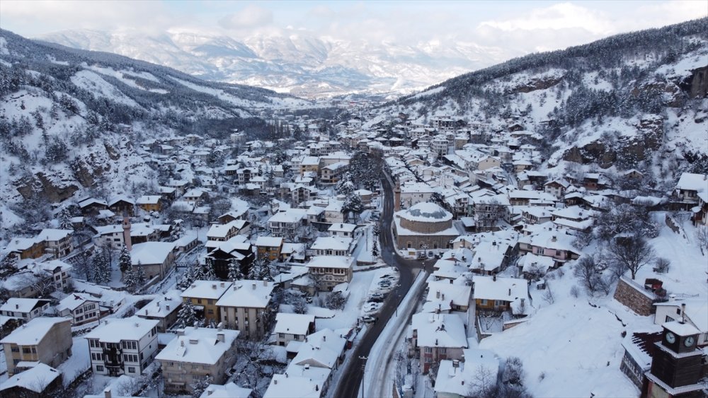 Tarihi İpek Yolundaki Mudurnu Beyaza Büründü