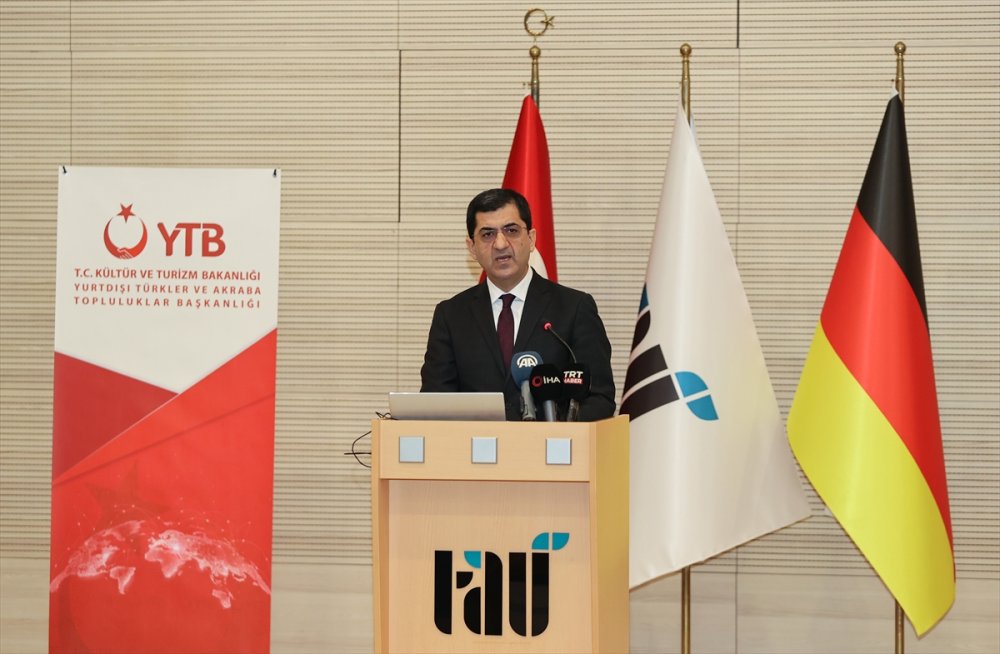 "Almanya'da Türk Varlığının 60 Yılı" başlıklı sempozyumu İstanbul'da düzenlendi