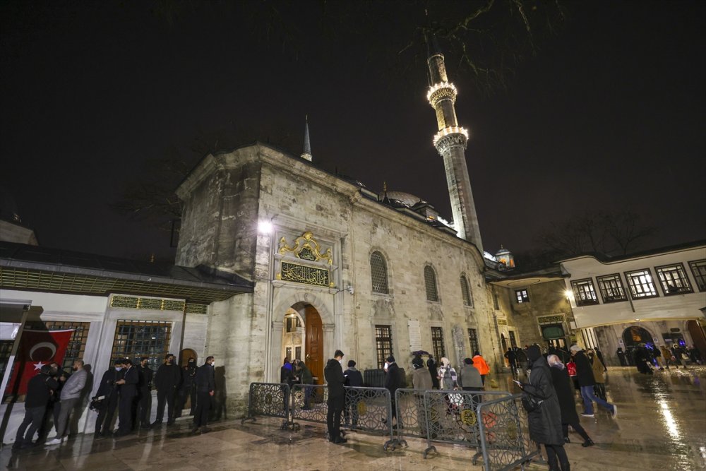 İstanbul'da Regaip Kandili dualarla idrak edildi