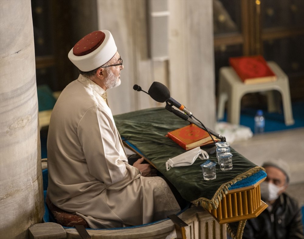 İstanbul'da Regaip Kandili dualarla idrak edildi