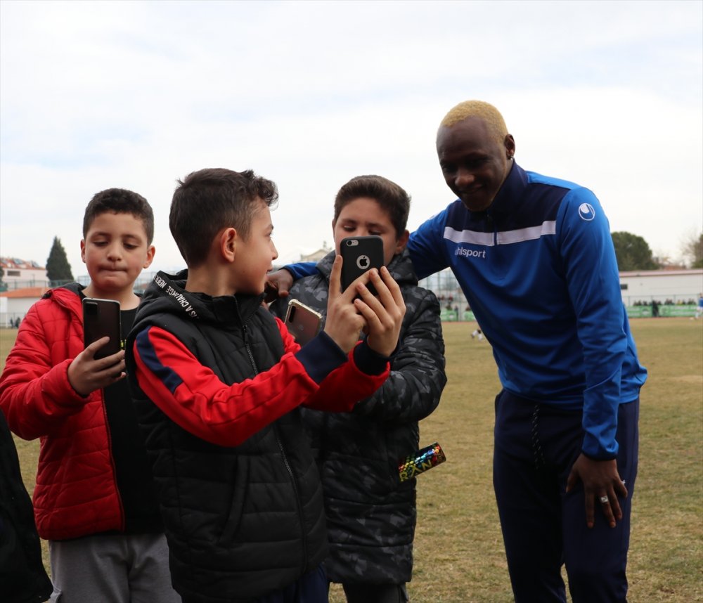 Trabzonspor'un eski yıldız futbolcusu İbrahim Yattara, sahalara döndü