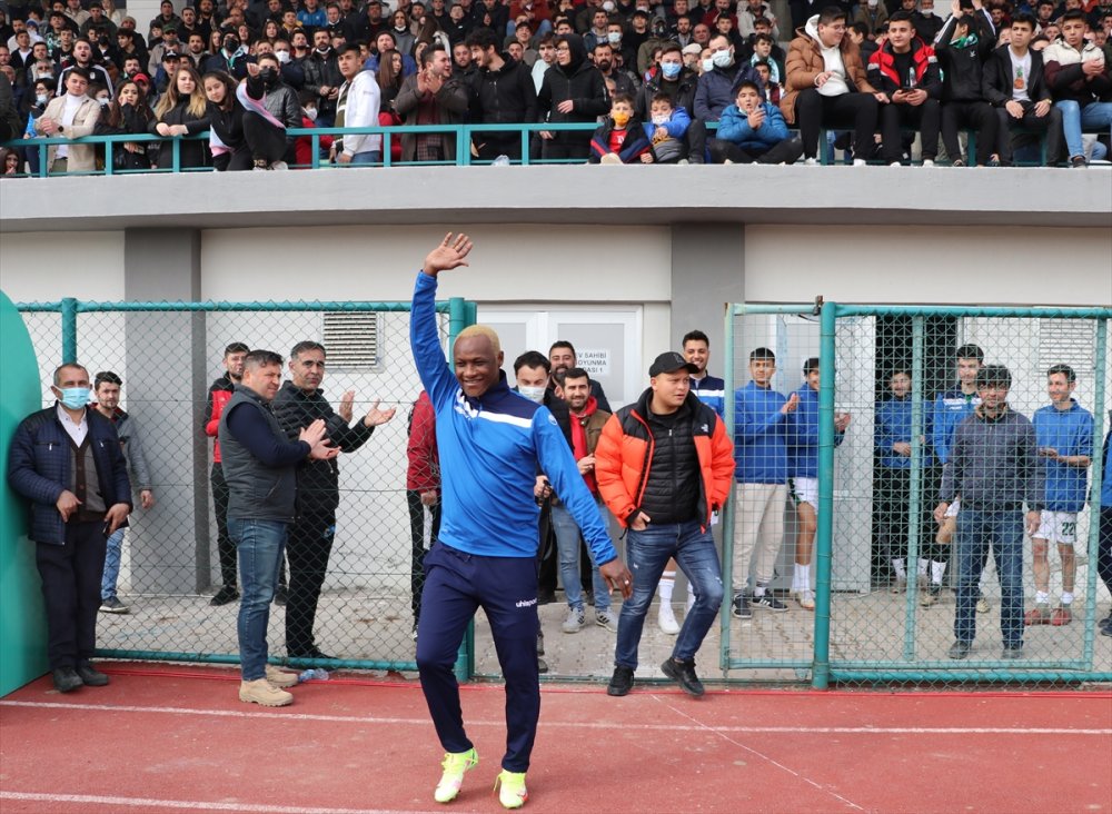 Trabzonspor'un eski yıldız futbolcusu İbrahim Yattara, sahalara döndü