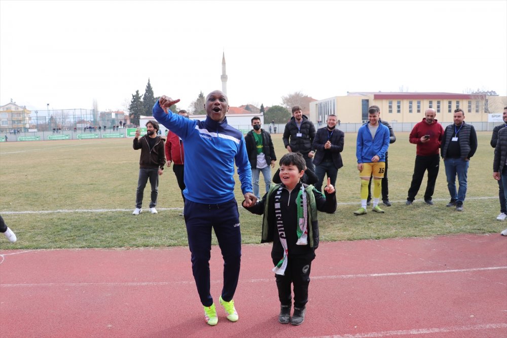 Trabzonspor'un eski yıldız futbolcusu İbrahim Yattara, sahalara döndü