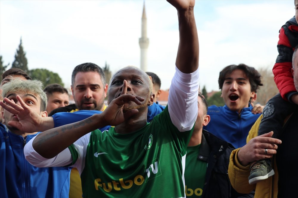 Trabzonspor'un eski yıldız futbolcusu İbrahim Yattara, sahalara döndü