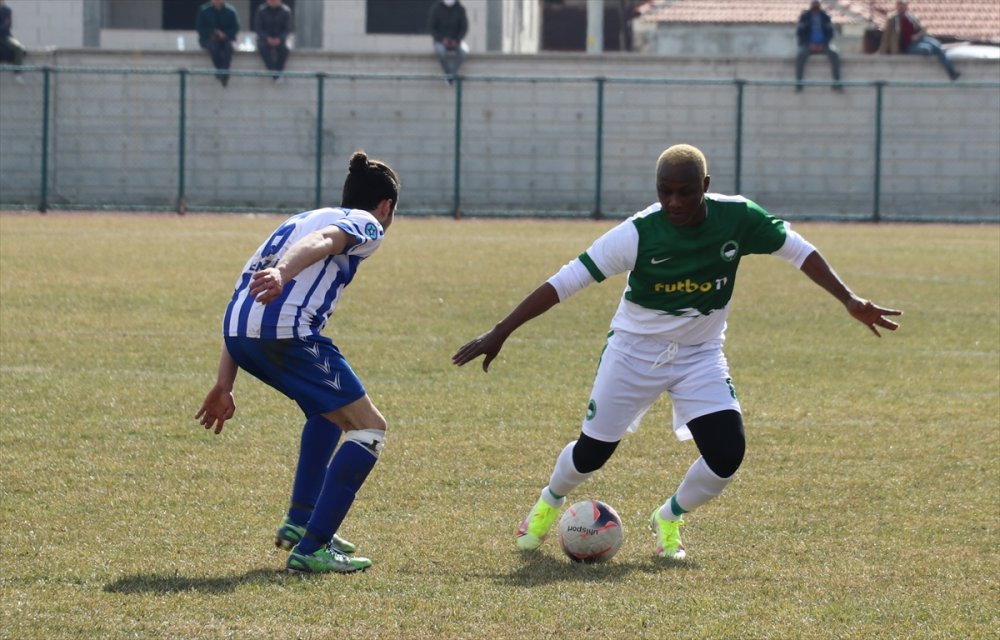 Trabzonspor'un eski yıldız futbolcusu İbrahim Yattara, sahalara döndü