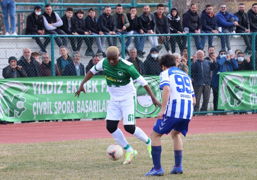 Trabzonspor'un eski yıldız futbolcusu İbrahim Yattara, sahalara döndü