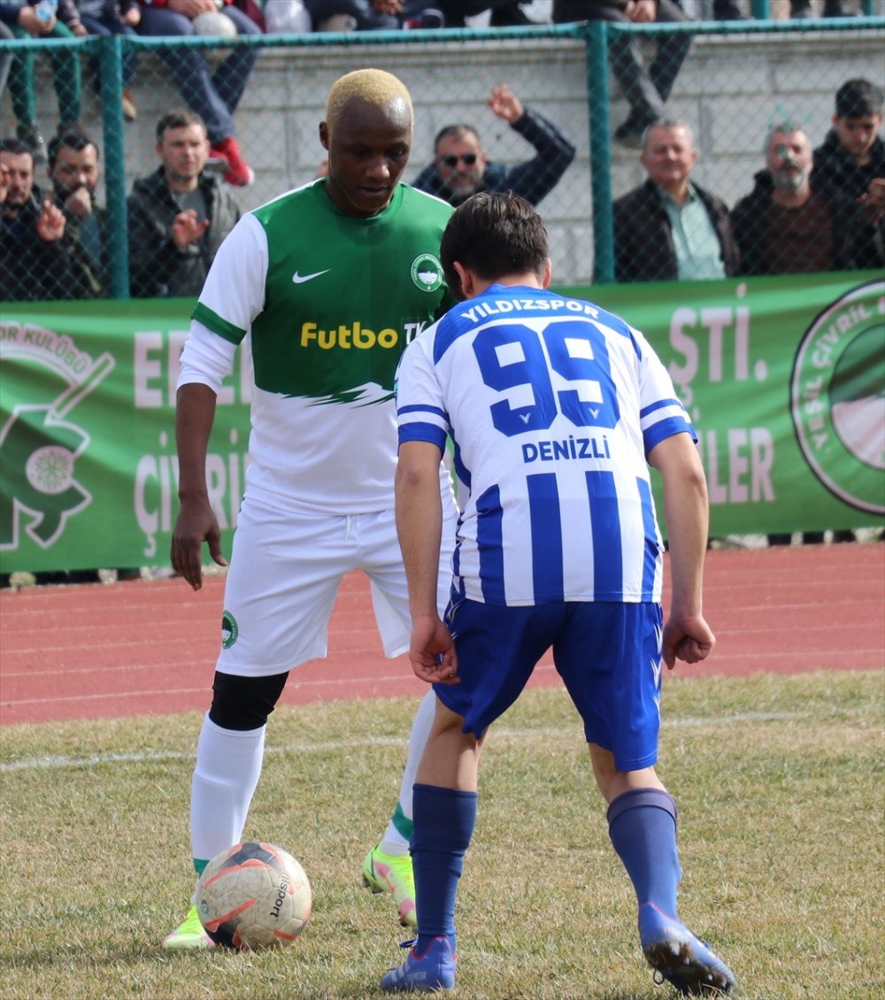 Trabzonspor'un eski yıldız futbolcusu İbrahim Yattara, sahalara döndü