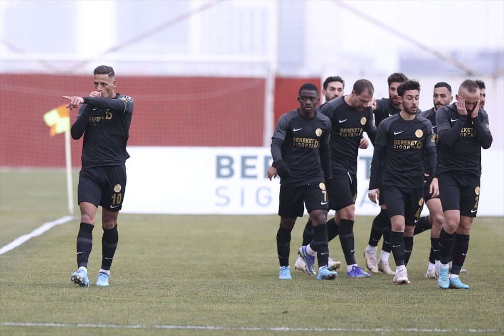 Ümraniye’de 6 gol ve beraberlik çıktı